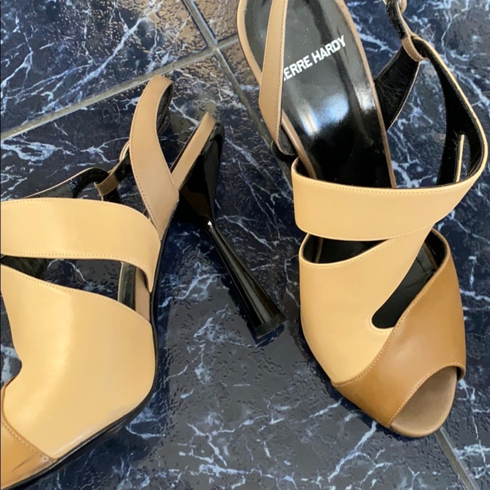 Pierre Hardy beige and camel peep toe pump 391/2